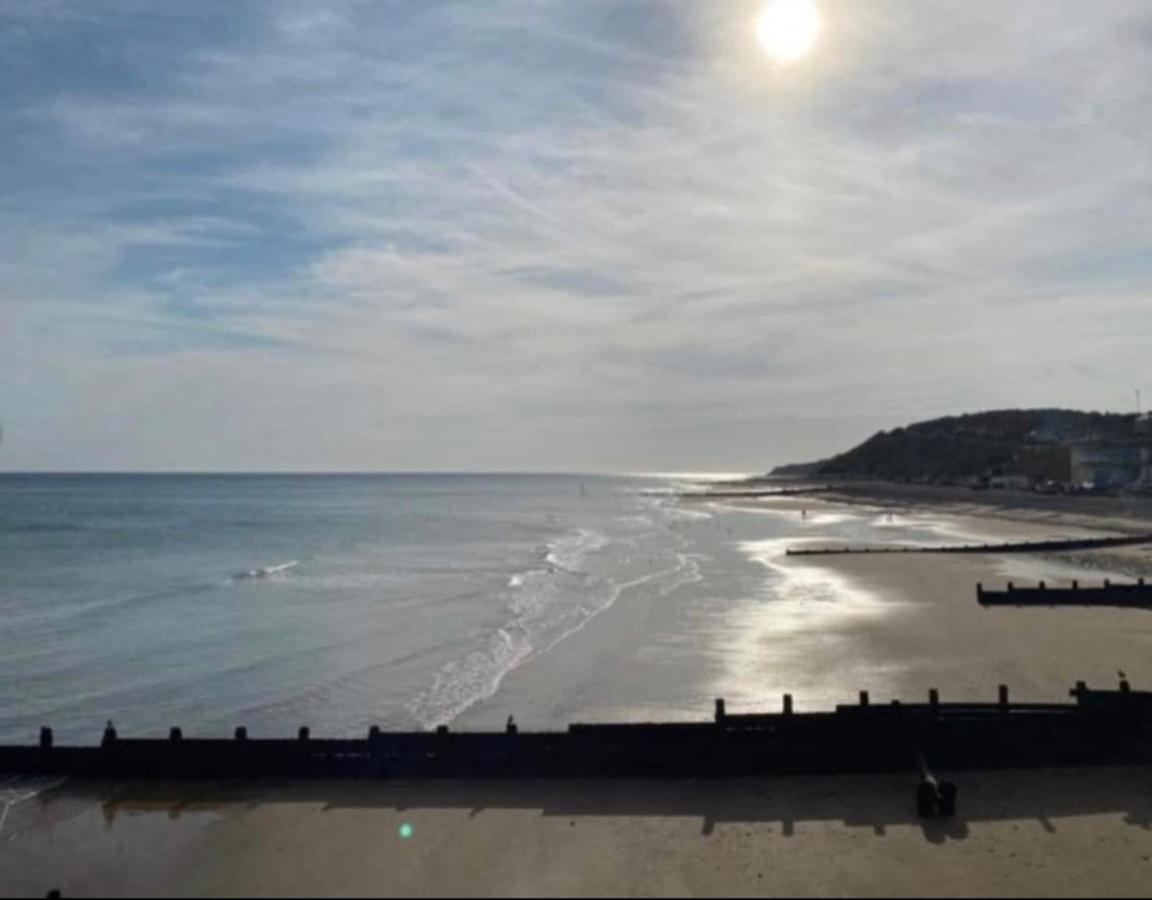 Sea View, Beach Road, Cromer Exterior photo